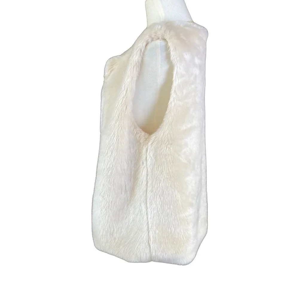 Signature Studio Women's‎ Vest Sz S Cream Faux Fur Open Front